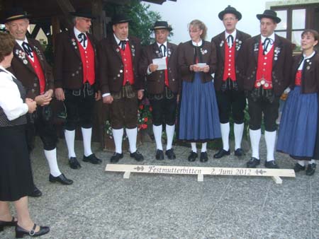 Festmutterbitten