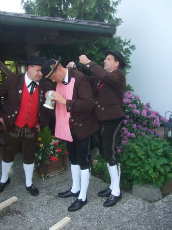 Festmutterbitten